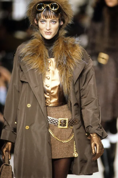Look 28